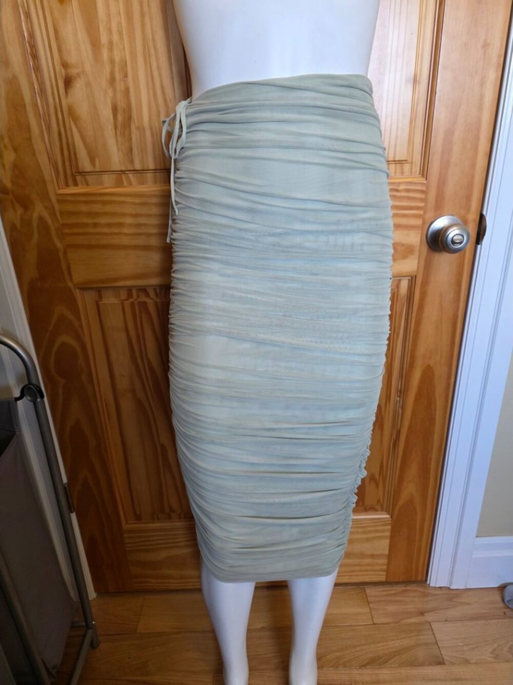 💛 78. Mistress Rocks Ardent Sage Size Small Ruched Skirt